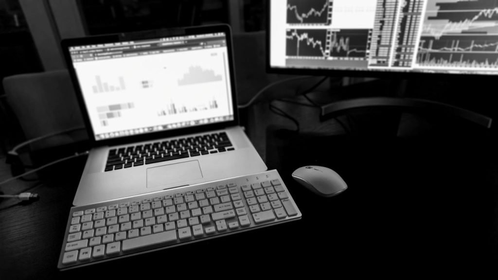 Comment choisir une plateforme pour trader les CFD